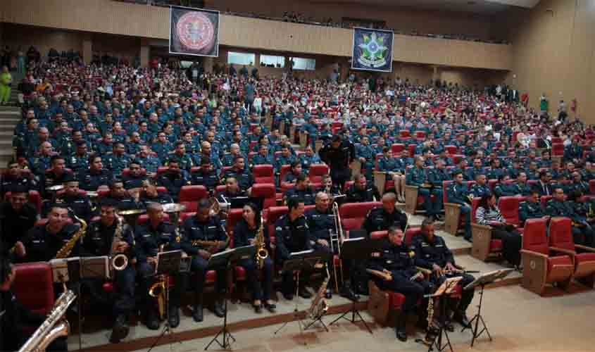 Governo de Rondônia destaca a bravura e patriotismo do soldado rondoniense e promove mais de 700 policiais e bombeiros militares