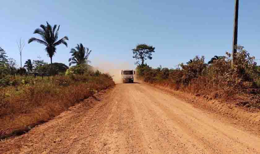 Contrato para a recuperação de 3 mil quilômetros de estradas vicinais é assinado em Porto Velho