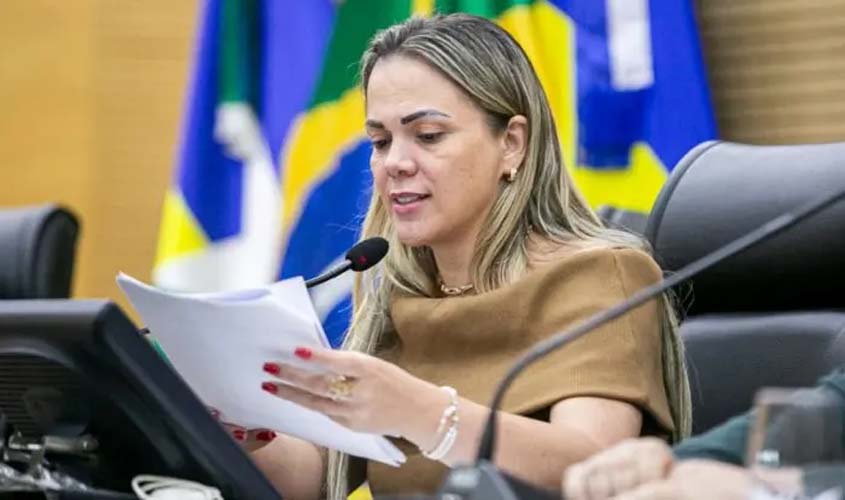 Deputada Cláudia de Jesus pede concurso e reforço na cultura
