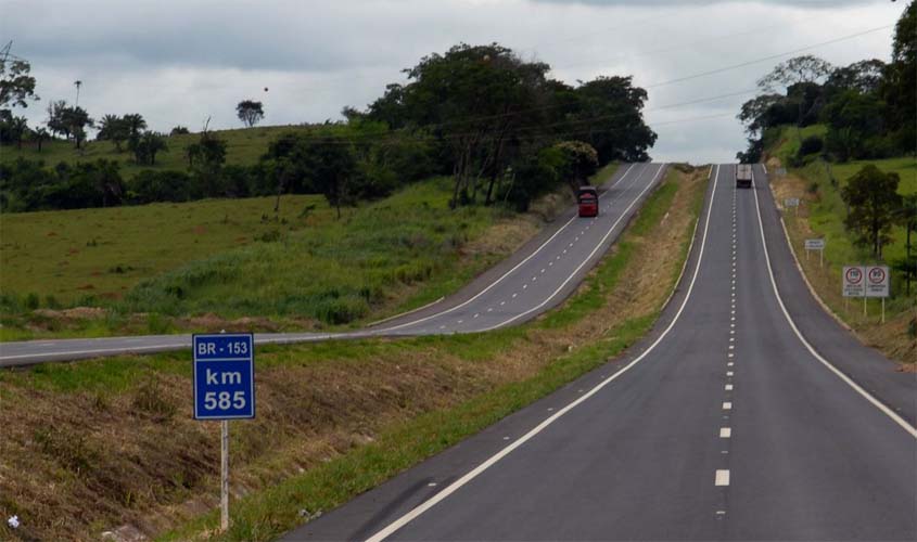 Empresa agrícola pagará horas de trajeto a empregado que passava a semana em alojamento