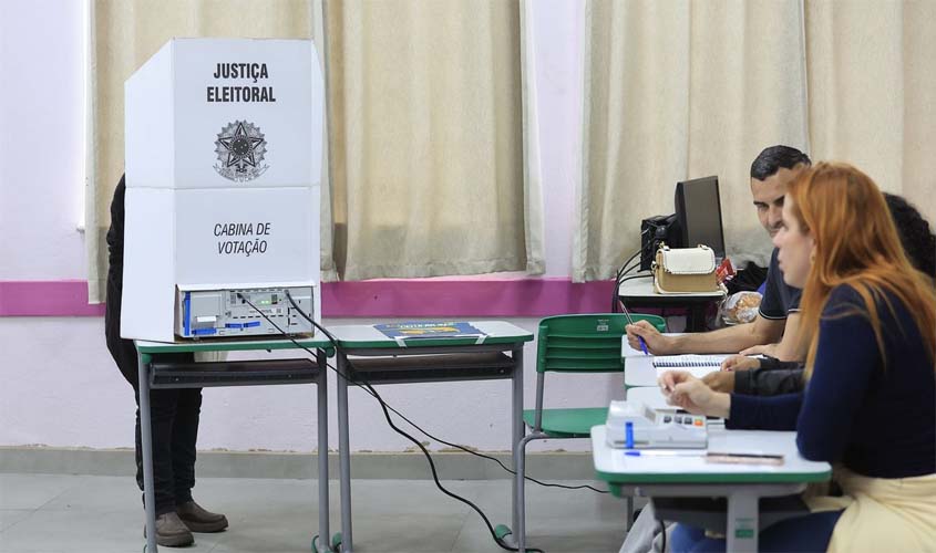 Corre assustado de Flávio apressa julgamento de seus crimes
