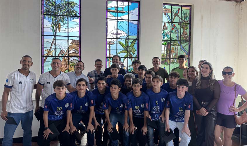Prefeitura garante passagens para delegação de futebol com 25 pessoas