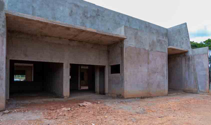 Prefeito Hildon Chaves visita obras do Instituto de Longa Permanência da Pessoa Idosa