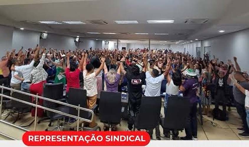 Professores recebem retroativo do piso nacional