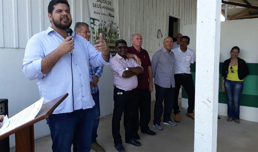 Jean Oliveira participa da inauguração do novo prédio  da unidade da Idaron em Surpresa