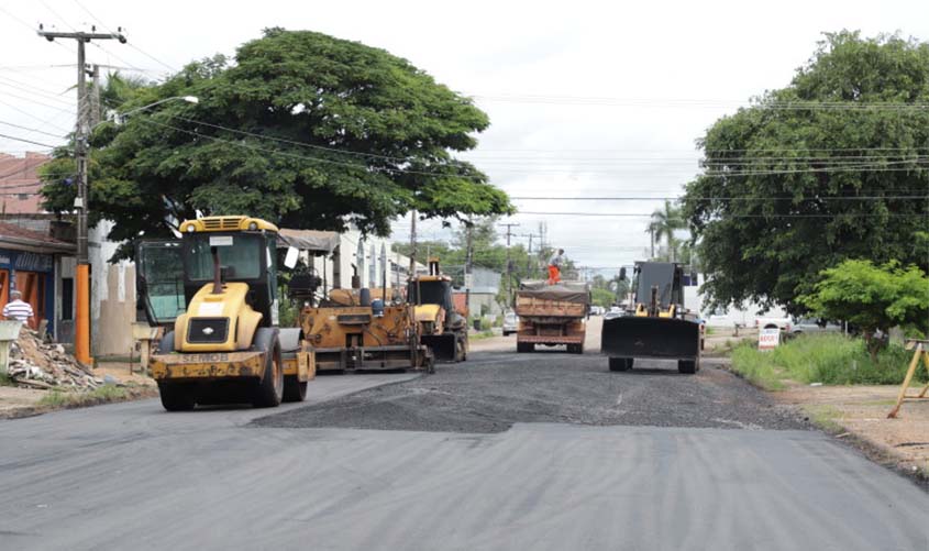 Obras prosseguem em vários pontos nesta sexta