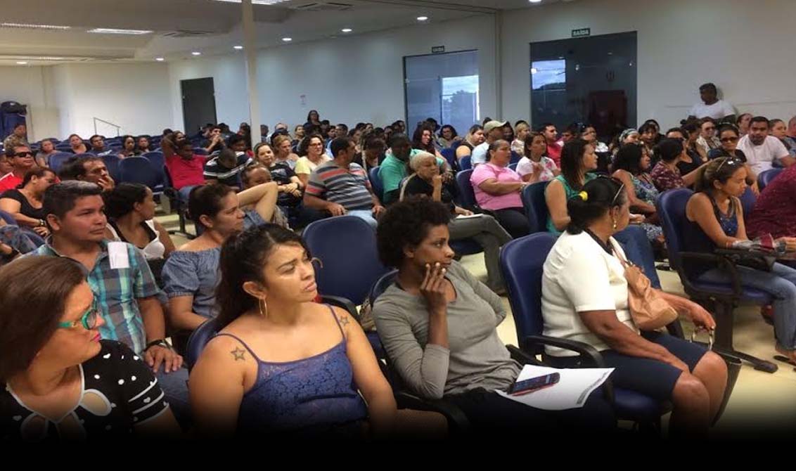 Prefeito desconta salário de Trabalhadores em educação e categoria decide manter a greve