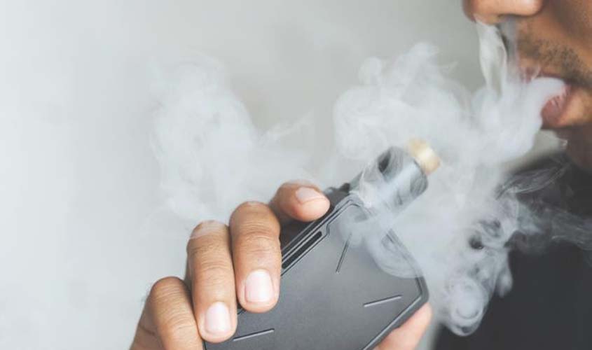 Cigarro eletrônico cresce entre jovens e expõe falhas na proibição