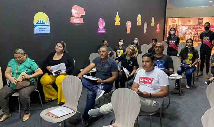 Motoristas de aplicativo em Porto Velho participam de oficinas de inglês e espanhol no 'Estação Turismo'