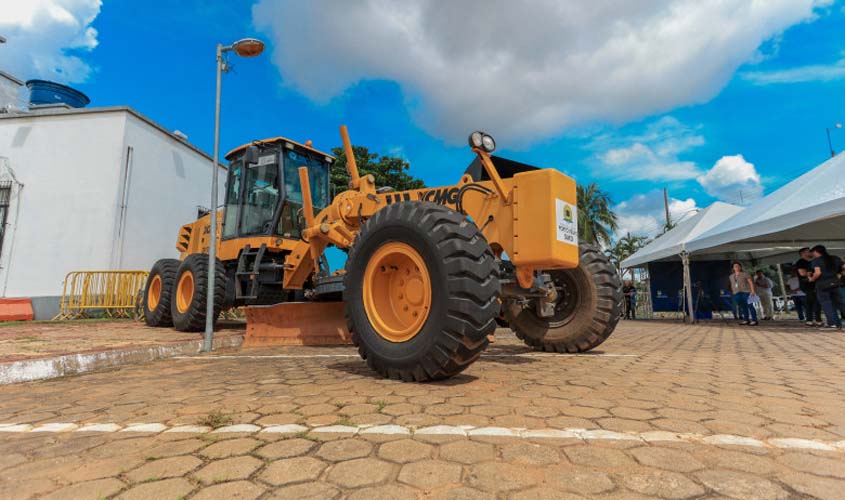 Prefeitura de Porto Velho recebe máquinas para promover melhorias nos distritos