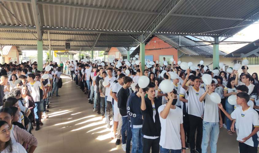 No Dia da Educação, Seduc promove projeto 'Corrente pela paz e amor na escola' nas escolas de Rondônia