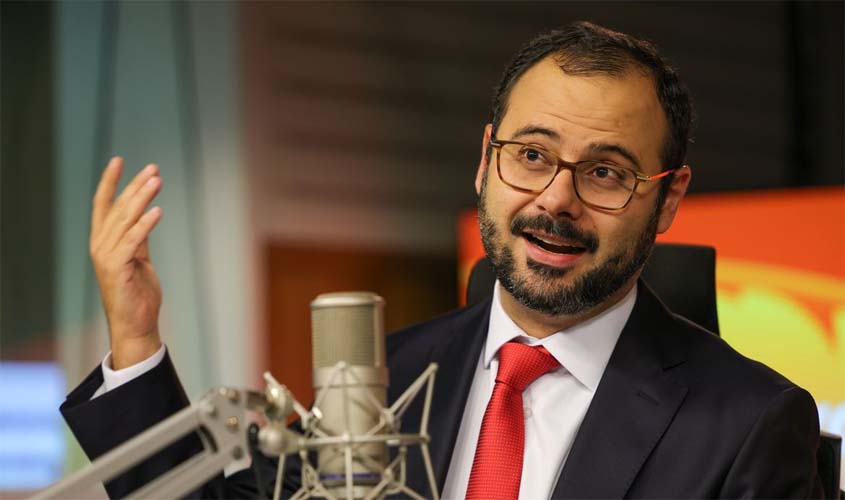 Redução da jornada vai favorecer o empreendodorismo, diz ministro