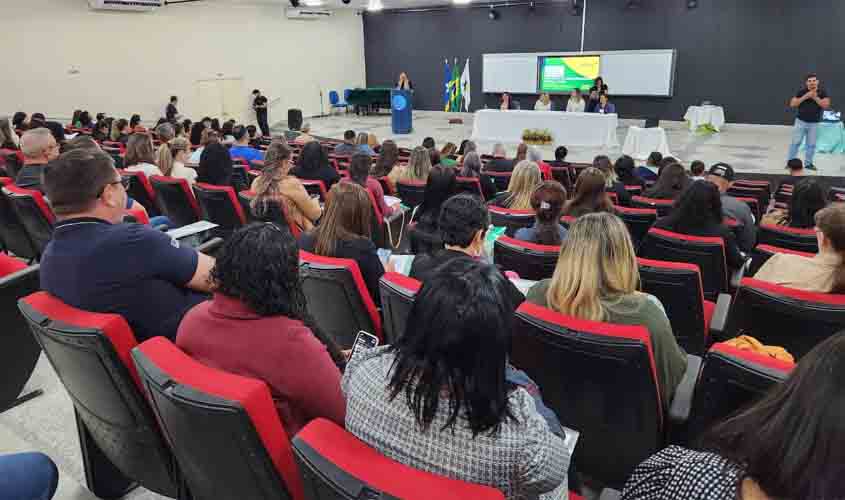 Treinamento do Censo Escolar 2024, reúne coordenadores regionais e municipais