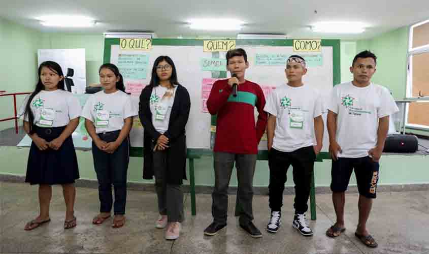 Jovens indígenas defendem legado de seus antepassados e proteção da floresta amazônica