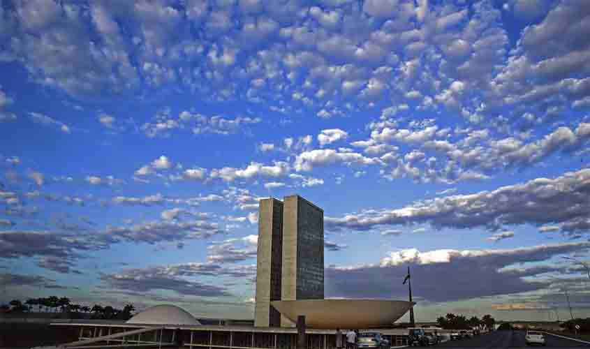 Comissão do Senado aprova prorrogação do Plano Nacional de Educação