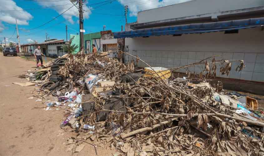 Prefeitura de Porto Velho alerta sobre notificação de moradores por descarte irregular de entulhos em vias públicas