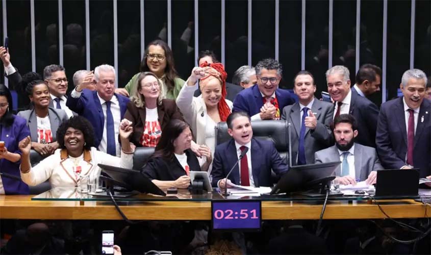 Deputados aprovam fim da jornada 6x1