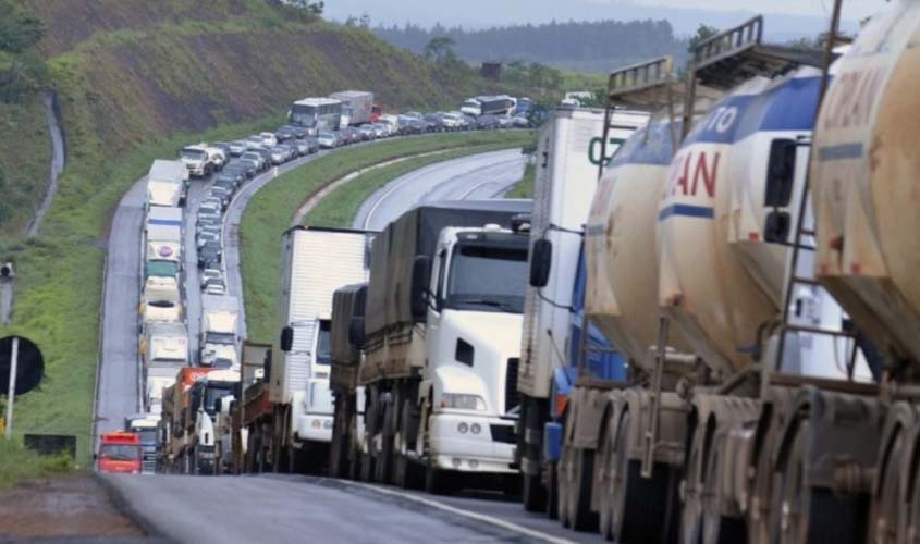 Caminhoneiros discutem tabela do frete mínimo no STF