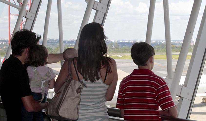 Férias de julho: pais devem estar atentos à resolução CNJ sobre viagens