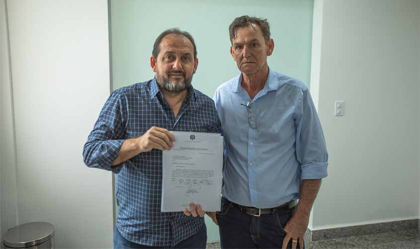 Presidente Laerte Gomes anuncia emenda de R$ 225 mil para obra de pavimentação no distrito de Rondominas
