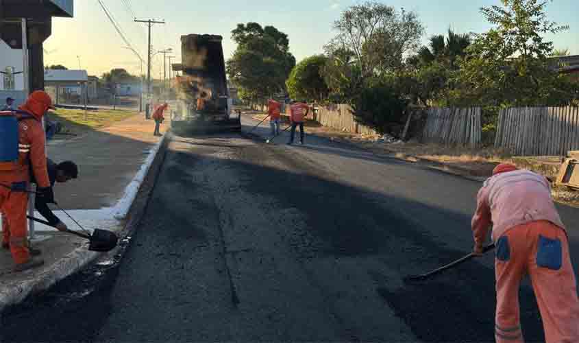 Governo de RO revitaliza ruas e avenidas com recapeamento asfáltico