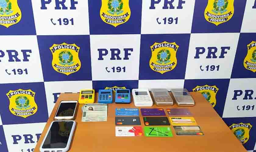 Em Ji-Paraná/RO, PRF cumpre detém mulher por uso de documento falso