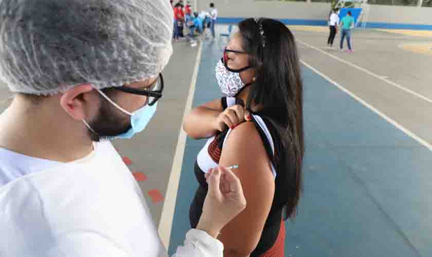 Porto Velho começa vacinação para pessoas acima de 28 anos
