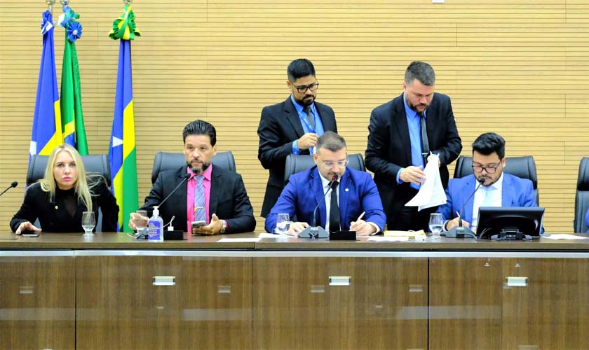 Assembleia Legislativa de Rondônia aprova recursos extras para salários dos servidores públicos estaduais