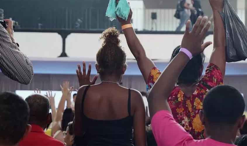 O paradoxo eleitoral da mulher negra evangélica