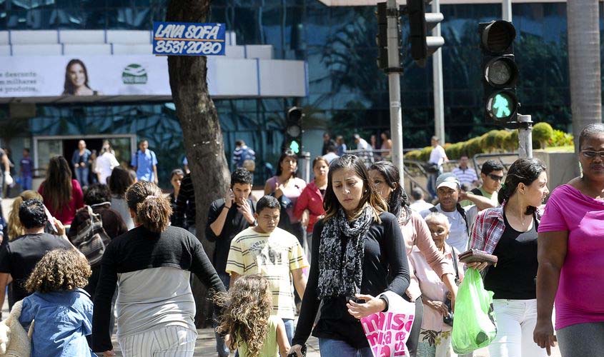 Estimativa da população do Brasil passa de 210 milhões, diz IBGE