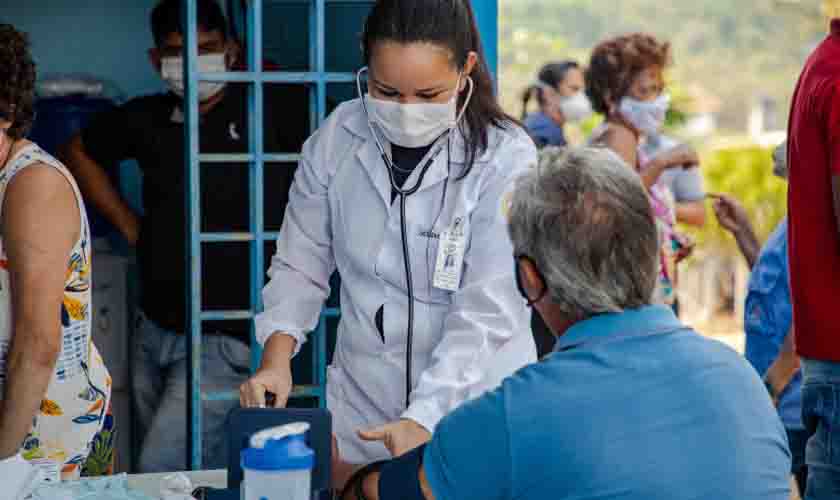 Moradores da Vila Nova de Teotônio recebem atendimento médico