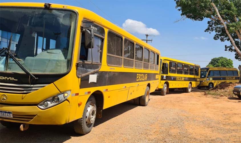 Programa de Transporte Escolar 'Ir e Vir' garante deslocamento de estudantes da zona rural às escolas 