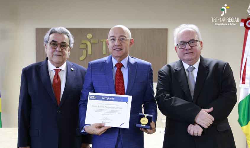 Presidente do TRT-14 é homenageado na cerimônia dos 20 anos do CSJT