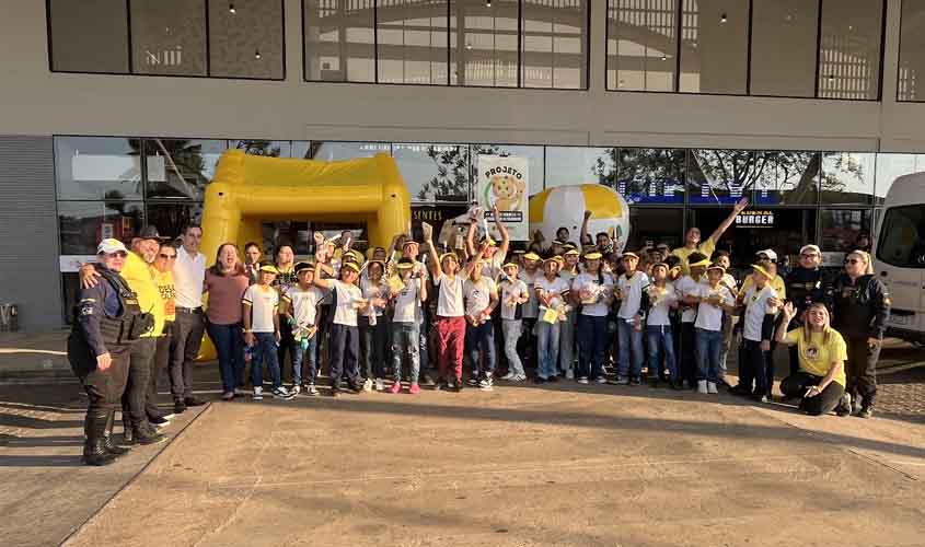 Crianças participam do projeto “Agente Mirim da Cidadania no Trânsito” na Rodoviária de Porto Velho   