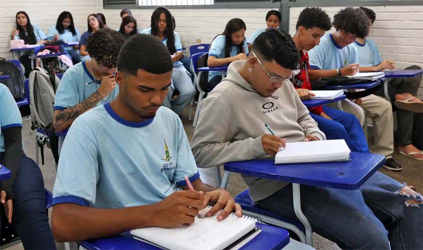 Pé-de-Meia: nascidos em setembro e outubro recebem R$ 200