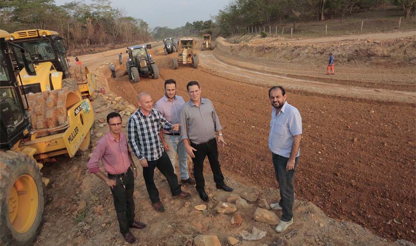 Governador em exercício vistorias obras do Anel Viário de Ji-Paraná