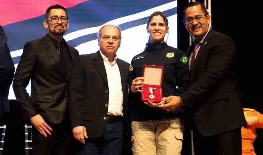 PRF recebe Medalha de Mérito 'Mauro dos Santos' da Polícia Civil de Rondônia