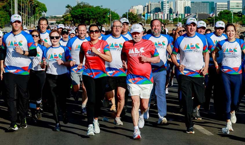 Lula destaca educação como caminho para soberania no MEC 95 Anos