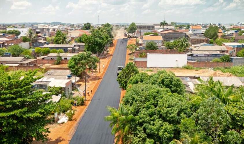 Avenida Brasil recebe novo asfalto no Setor 05