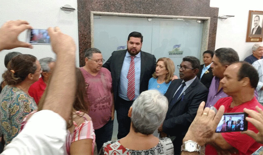 Jean Oliveira parabeniza os servidores públicos no seu dia 28 de outubro
