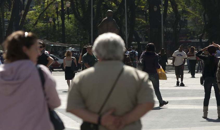 Expectativa de vida aumenta mais de três meses e chega a 76,3 anos