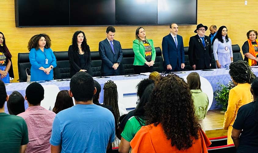 Sessão Solene homenageia Rede Lilás e reforça compromisso no combate à violência contra mulheres