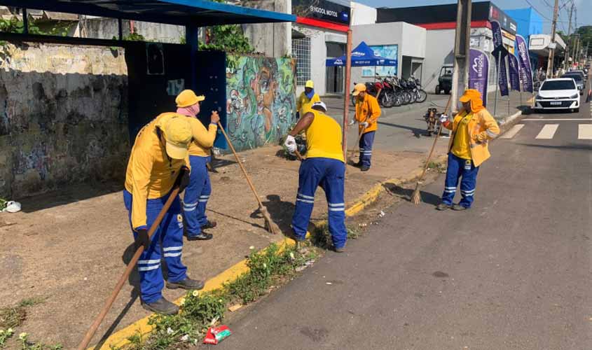 Prefeitura segue com trabalhos de limpeza em ruas e avenidas do município