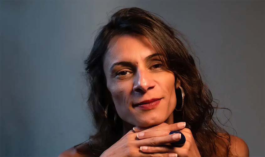 Presença de trans nas artes reduz preconceito, afirma Renata Carvalho