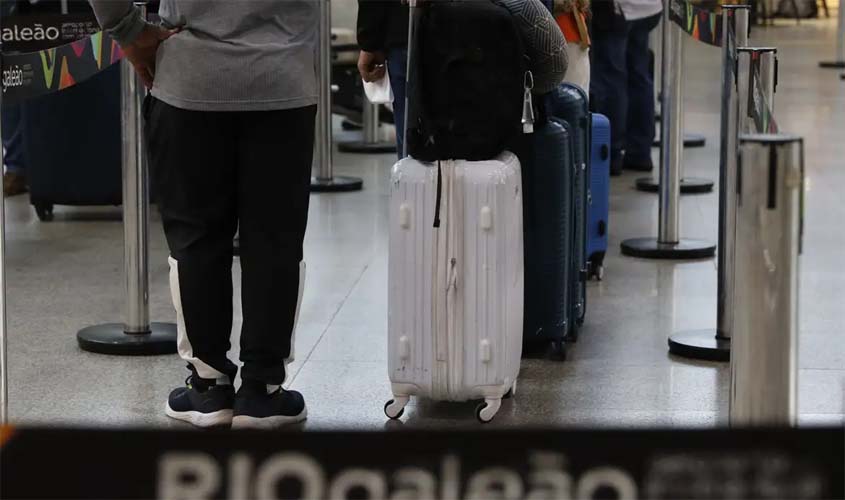 Auditores da Receita fazem operação-padrão em aeroportos nesta terça