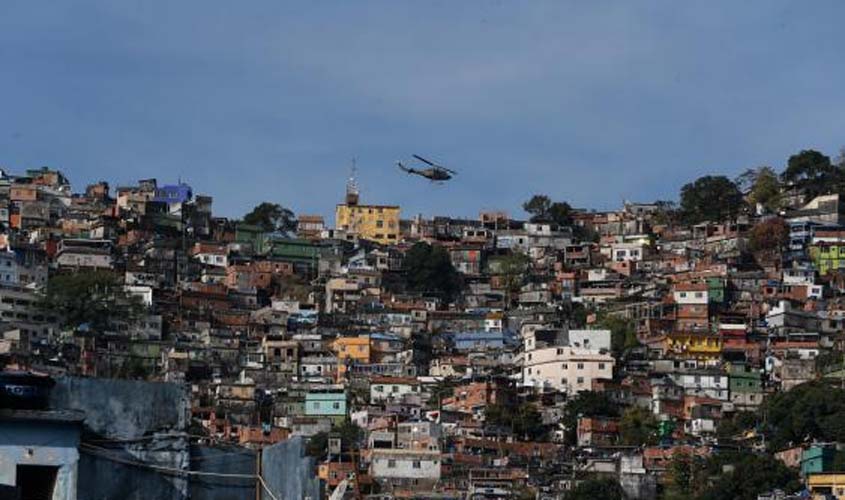 Pesquisa com mais de 6 mil moradores de favelas revela medo da Polícia Militar