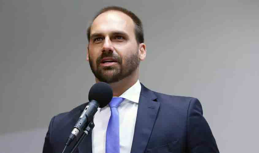 Eduardo Bolsonaro também incentiva rebelião de PMs e sinaliza golpe de Estado