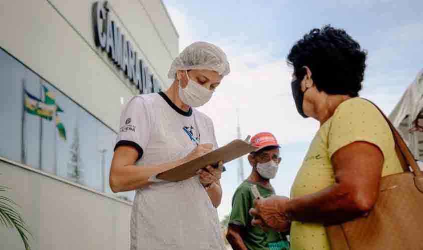 Idosos com 72 a 74 anos podem ser vacinados a partir desta terça-feira, 30 de março