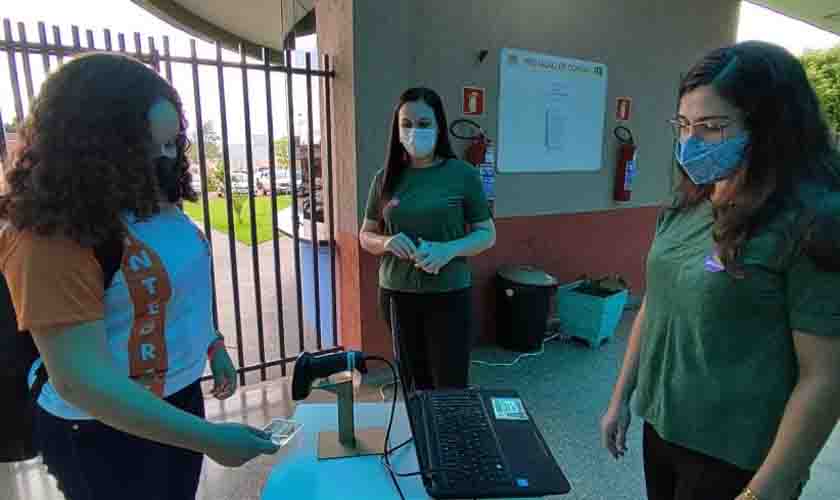 Escola de Cacoal cria carteirinha para melhorar logística e oferecer mais segurança aos estudantes