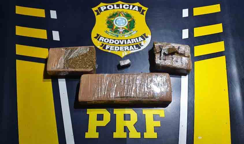 Em Porto Velho/RO, PRF prende mulher com 5 tabletes de maconha